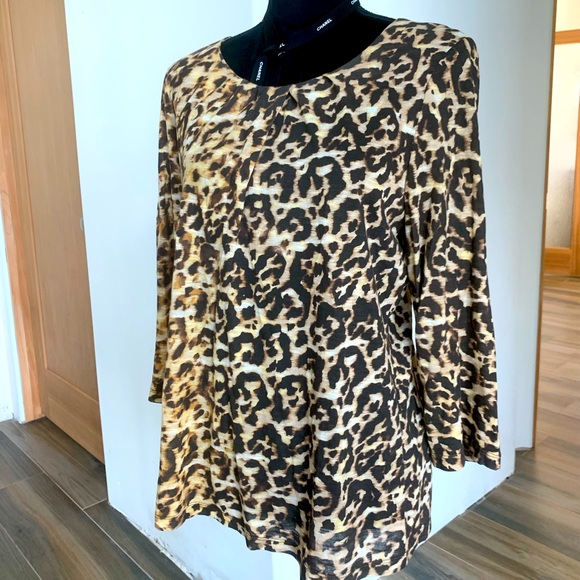 Chico’s top - Picture 1 of 3